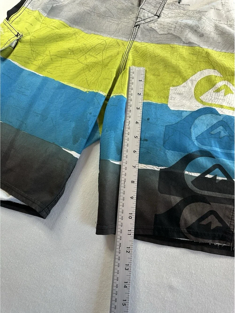 Y2K Quiksilver Board Shorts Mens 33 Surf Swim Trunks